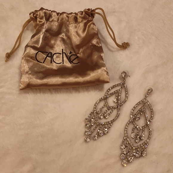 Cache Jewelry - NEW! Vintage Cache Dangling Earrings